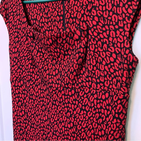 Calvin KLEIN KNEE LENGTH RED LEOPARD SLEEVELESS DRESS SIZE 6 - Picture 2 of 9